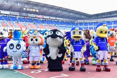 何この幸せな世界！｣Jリーグ全57体のマスコットが箱に“ぎゅうぎゅう
