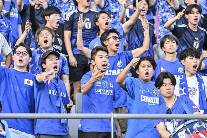 【サポーターアルバム】サッカー日本代表の中国戦完封勝利を支えたサポーター写真63枚！ 韓国・龍仁に駆け付けた現地観客席ショット「日本代表ー中国代表」の画像008