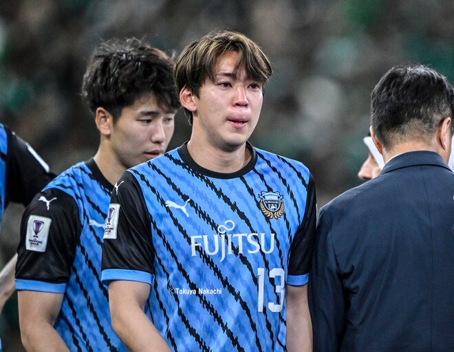 【川崎フロンターレアルバム】ACLE決勝で無念の負傷交代した三浦颯太の写真31枚！ 出場を続けた気迫の左SBのピッチ内外の姿「アル・アハリー川崎フロンターレ」の画像020