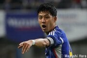 大住良之の｢この世界のコーナーエリアから｣第167回｢サッカーに飲水タイムは必要か｣(3)炎天下に｢欠かせない｣アイテム、浦和ファンで｢超満員｣のスタジアム、売れ切れで｢熱中症｣寸前だった甲府の夜の画像