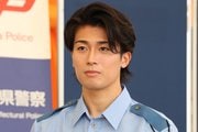 【画像23枚】中村敬斗の警官姿に｢カッコいい｣大歓声！千葉県警｢闇バイト防止｣イベント密着(2)革靴で神技リフティング！悩める中学生へ世界基準のアドバイスもの画像