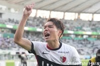 J1リーグ最多優勝の｢勝負師｣が魅せた交代カードの妙！松村優太の｢決勝弾｣を生んだ鬼木マジック【東京V対鹿島、“大熱戦”を生んだ｢3つのマジック｣】(3)