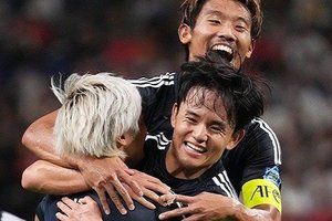 ｢純也にふられて｣｢久保がいて良かった｣豪華結婚披露宴で撮影された守田＆久保“純愛ツーショット”が話題！｢タケ家族旅行にもしれっとついていきそう｣の声の画像