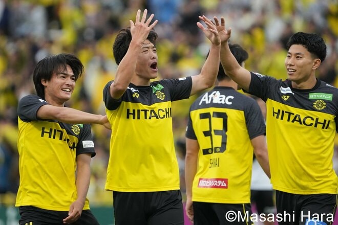 久保藤次郎の｢サイド突破｣から柏が同点に！扇原貴宏の｢芸術的FK｣で神戸が勝ち越し！攻勢を強める柏を襲った｢アクシデント｣！【柏レイソルvsヴィッセル神戸】激闘PHOTOギャラリーの画像003