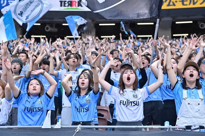 【サポーターアルバム】国立競技場を青く染め上げた川崎フロンターレのサポーター写真81枚！ ACLE準優勝後初の国内試合「鹿島アントラーズー川崎フロンターレ」の画像055