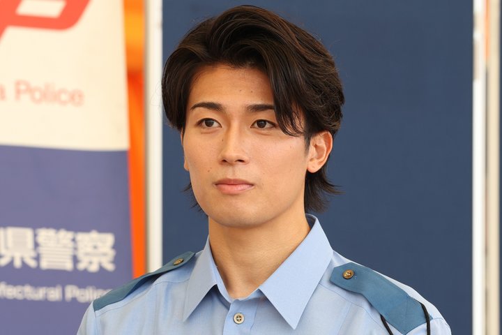 【画像18枚】国宝級イケメン中村敬斗の制服姿に｢キャ～｣5000人が熱狂！千葉県警｢闇バイト防止｣イベント密着(1) 蕎麦屋バイトで大行列？高額報酬で誘われたら