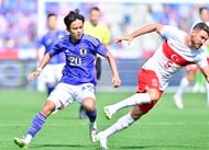 「冨安いる」J1福岡が「OB」の戦隊ものヒーローと冨安健洋の中学時代の共闘写真を公開！「集合写真のメンツがスゴイ！」などの声が広がるの画像