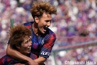 進撃の青赤軍団！FC東京がGW開催の“多摩川クラシコ”で川崎を撃破！佐藤恵允＆野澤零温の2発＆クリーンシートで4連勝！【FC東京vs川崎フロンターレ】激闘PHOTOギャラリー