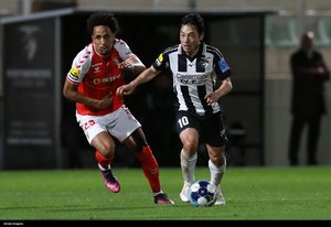 サッカー元日本代表MF中島翔哉がトルコ1部に移籍決定で「新ユニフォーム姿」公開！ クラブ会長は「過去に5000万ユーロの移籍金」「経験豊富で質の高い選手」などと説明の画像