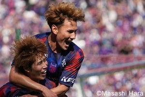 進撃の青赤軍団！FC東京がGW開催の“多摩川クラシコ”で川崎を撃破！佐藤恵允＆野澤零温の2発＆クリーンシートで4連勝！【FC東京vs川崎フロンターレ】激闘PHOTOギャラリーの画像