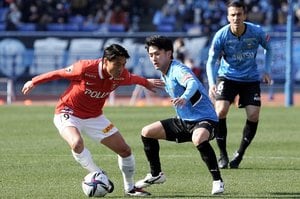 「馬渡和彰は、ここ数年の浦和で最高の左サイドバック」「新加入の岩尾憲と並んで柴戸海もやりやすかったはず」【リーグ戦の行方を占う2022年初タイトル「J1王者」川崎フロンターレvs「天皇杯覇者」浦和レッズの激論】(4)の画像