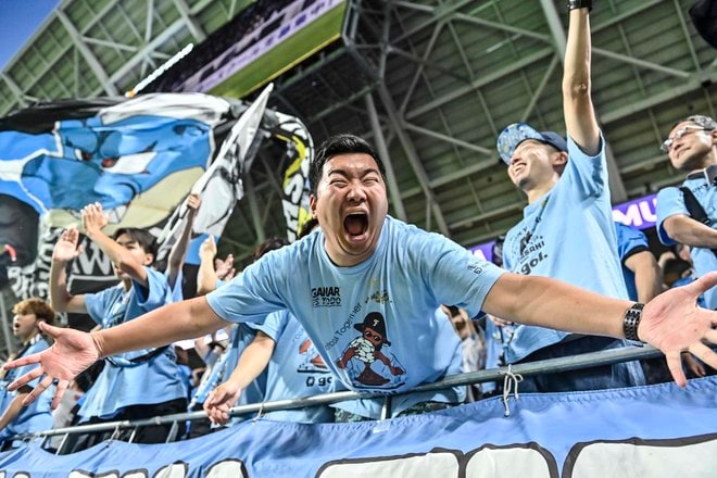 【サポーターアルバム】敵地で勝利を掴んだ川崎フロンターレのサポーター写真75枚！ 圧巻の応援で勝ち越し導く「サンフレッチェ広島ー川崎フロンターレ」の画像062