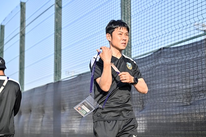 【川崎フロンターレアルバム】サウジアラビア到着翌日4月23日のジェッダ市内での「コーチングスタッフ＆クラブスタッフ写真」と「選手と子どもたちの交流写真」合計98枚！の画像051