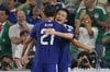 【W杯】｢パパ握りしめてるの可愛すぎ｣上田綺世のモデル妻、歴史的2発を祝う愛娘ショット公開｢いいね100万回押せる｣｢おててかわいすぎ｣ 