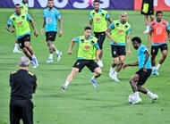 日本代表戦を前にブラジル代表が国立で練習!「前日のケンカ騒動」も感じさせずリラックスした雰囲気を公開!の画像