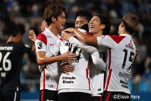【横浜FCー浦和】酒井宏樹、汰木康也、大久保智明…「合計24本の撃ち合い」に勝利した浦和レッズ　原悦生PHOTOギャラリー「サッカー遠近」の画像