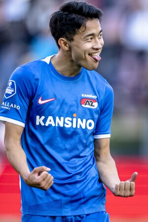 ｢ワールドカップ呼ぼう｣!! AZ・菅原由勢が今季初ゴールで勝利に貢献! ユトレヒト・前田直輝との｢日本人対決」を制した、キレキレの切り返しから奪った圧巻ゴールの画像