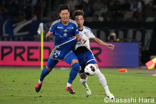 数的不利になっても町田が追いついて無敗継続！三井寺眞と小川航基のマッチアップ！指揮官の背景に｢妥協なき、頂点へ｣＆望月ヘンリー海輝が渾身のガッツポーズ！【FC町田ゼルビアvs横浜F・マリノス】激闘PHOTOギャラリーの画像006