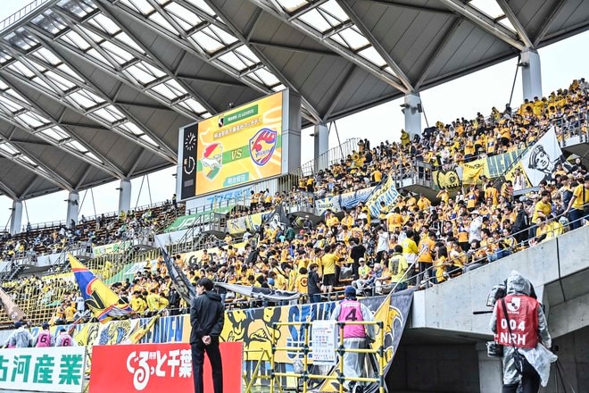 【仙台サポーターアルバム(2)】雨の試合に2000人！ 現地撮影した「ベガルタ仙台のサポーター写真99枚」！「ジェフユナイテッド千葉ーベガルタ仙台」の画像037