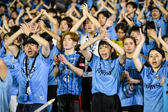 【サポーターアルバム】浦和相手に連勝止まるも、悔しさを声援に変えた「川崎フロンターレのサポーターの試合後の写真41枚！「川崎フロンターレー浦和レッズ」の画像035