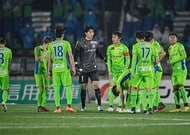 「あまりにもイケオジ」わずか1秒の登場で話題をさらう湘南の38歳「クラブ公認イケメン」！「意外とお茶目〜」「瞬時にピントが合うのすげぇ」などの声の画像