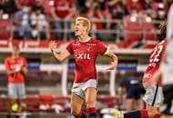 【鹿島アントラーズ】試合後のピッチで胸アツ場面! 「男同士に余計な言葉はいらない」大迫勇也&鈴木優磨が笑顔で抱擁の画像