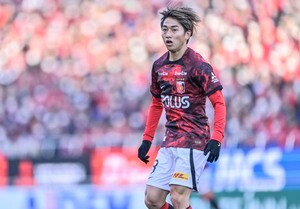 【浦和・小泉佳穂が語る“へグモ式４ー３ー３”の課題と可能性(2)】「そうですね。３つあって…」と語る、チームが求められる作業……だからこその勝点を積み上げた重みの画像