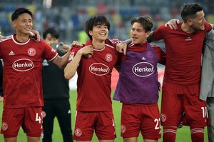 PHOTOギャラリー「ピッチの焦点」田中碧、アペルカンプ真大、内野貴史出場！【 ブンデスリーガ２部　デュッセルドルフｖｓダルムシュタット ２０２２年５月６日（日本時間２５：０１キックオフ）】（渡辺航滋撮影）の画像