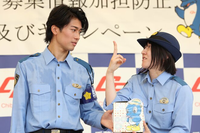 【画像23枚】中村敬斗の警官姿に｢カッコいい｣大歓声！千葉県警｢闇バイト防止｣イベント密着(2)革靴で神技リフティング！悩める中学生へ世界基準のアドバイスもの画像010