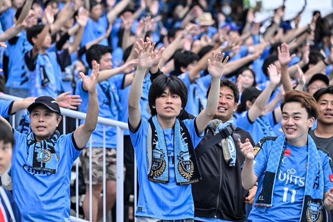 【サポーターアルバム】完封勝利後に笑顔＆万歳見せた「川崎フロンターレの試合後のサポーター写真83枚」！ ホーム連勝を熱狂的サポート「川崎フロンターレーセレッソ大阪」の画像031