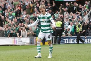 セルティック所属のサッカー日本代表FW古橋亨梧が「リーグ月間MVP」を受賞! インタビューに初めて英語で応じる様子に「努力家だなぁ」の声の画像