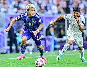 「素晴らしい気迫」「10番がよく似合う！」堂安律のアジアカップ敗退後の「気迫十分リベンジ決意ショット」に10万いいね！「そのギラギラ魂だいすきよ！」と大反響の画像