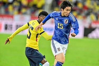 サッカー日本代表 ラストサバイバル 分析 死闘 エクアドル戦で見えてきた カタールw杯スタメン 南野拓実 序列ダウン 鎌田大地が ファーストチョイス 三笘薫の 起用法 カギを握る 万能ミッドフィルダー 26人の 最終メンバー とは Mf Fw編
