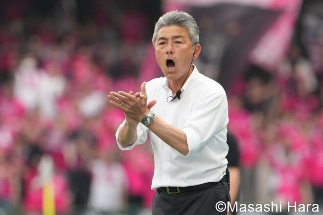 神セーブに｢頭を抱えた｣山田新、助っ人が｢技アリ＆気持ち｣の2ゴール、サッカー日本代表DF20歳も｢破顔一笑｣、等々力劇場の名勝負【川崎フロンターレvsセレッソ大阪】PHOTOギャラリーの画像001