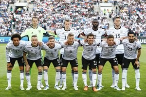 「アウェイ最高！」ドイツ代表のカタールワールドカップに向けた新ユニフォーム公開！ 「黒→赤」に変更した2ndユニに反響大きく、「アウェイの方が何千倍も良く見える」の現地ファンもの画像