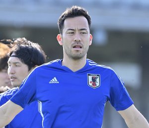 「娘ちゃんパパ大好きじゃん」吉田麻也のアメリカの大自然の中での愛娘との“ハグショット”が話題！「娘さんハグして可愛いです」「大きくなったねぇ」の声の画像