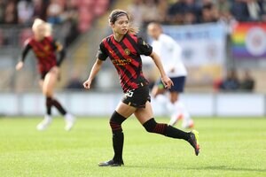 ｢唯ちゃんのおかげや｣!! なでしこジャパン・長谷川唯のマンチェスター・シティが日本語公式オンラインストアをオープン! 　ハーランド、フォーデン、長谷川の画像と共に発表の画像