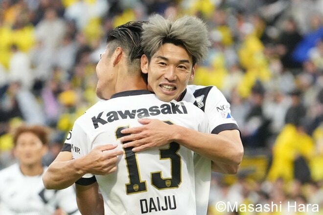 久保藤次郎の｢サイド突破｣から柏が同点に！扇原貴宏の｢芸術的FK｣で神戸が勝ち越し！攻勢を強める柏を襲った｢アクシデント｣！【柏レイソルvsヴィッセル神戸】激闘PHOTOギャラリーの画像008
