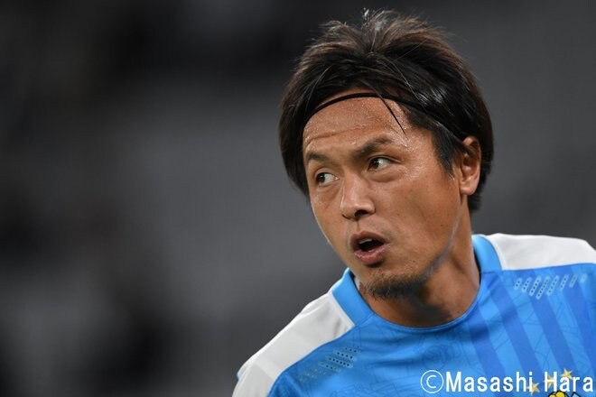 磐田の41歳・遠藤保仁の真骨頂(1)同じ「タメを作る」家長昭博との大きな違いの画像