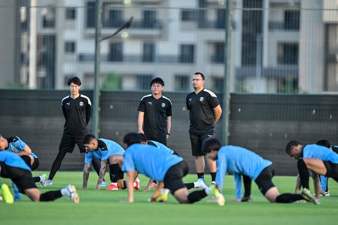 【川崎フロンターレアルバム】サウジアラビア到着翌日4月23日のジェッダ市内での「コーチングスタッフ＆クラブスタッフ写真」と「選手と子どもたちの交流写真」合計98枚！の画像060