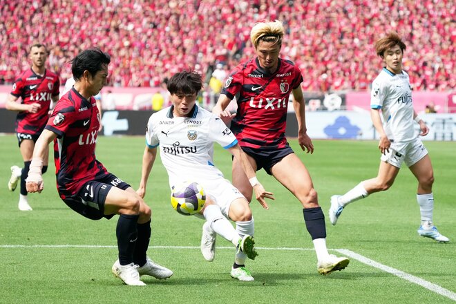 絶対エース｢美しい｣完璧オーバーヘッド、日本代表の至宝｢悔しい｣試合後、それでも｢気になる｣鈴木優磨のパンツ【鹿島アントラーズvs川崎フロンターレ】国立決戦PHOTOギャラリー25連写の画像020