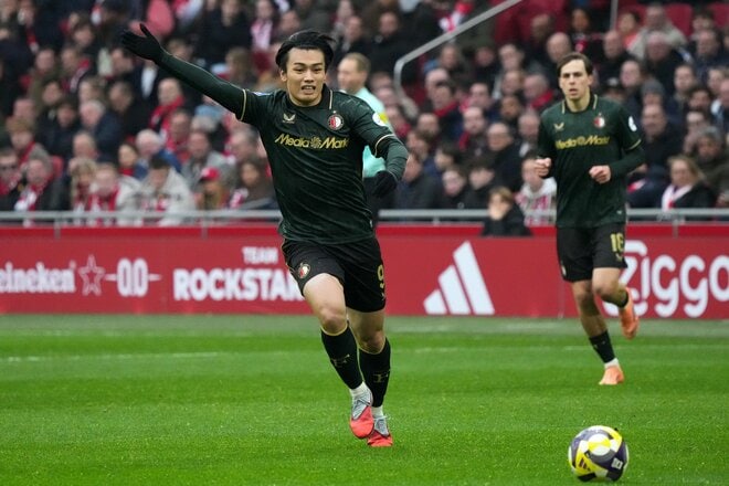 オランダ伝統の一戦『デ・クラシケル』に３人の日本人選手！｢板倉滉vs上田綺世&渡辺剛」が激しくぶつかり合った白熱の現地スタジアムに潜入【アヤックスvsフェイエノールト】PHOTOギャラリーの画像019