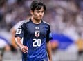 「日本人が世界最高の選手と競り合ってるだけで熱くなる」仏代表FWエムバペが久保建英を両手で止めるファール場面が話題に……「達観した顔もいいな」と久保の表情にも注目集まるの画像004