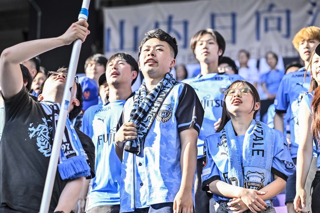 【サポーターアルバム】800km離れた広島に駆けつけ勝利をもたらした川崎フロンターレのサポーター写真71枚！「サンフレッチェ広島ー川崎フロンターレ」の画像020