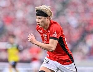 「なんちゅうカウンター」「すべてが美しい」J1浦和の『7.7秒の衝撃』西川フィード→渡邊フリック→松尾ドリブルシュート弾に反響！「瞬きする間もない鮮烈ゴール」の声の画像