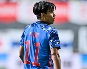 サッカー日本代表・久保建英は連日のファンサービス責め！ レアル・ソシエダ公式が公開した「プレシーズンマッチ4戦目直前の姿」に「チームに馴染んできている」の声の画像