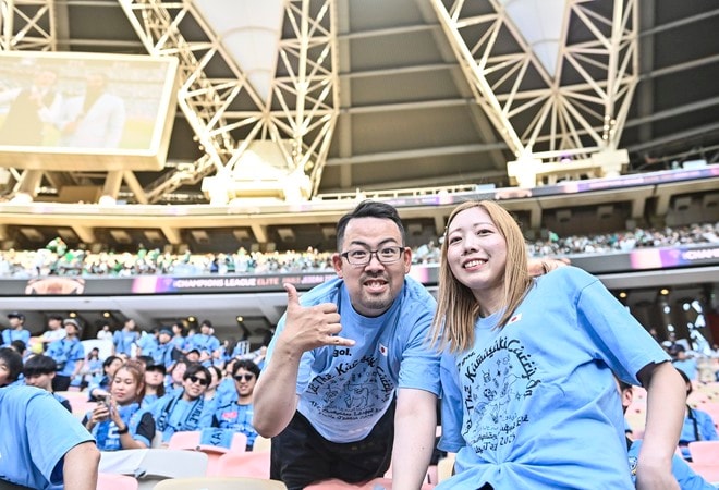 【サポーターアルバム】アジア青覇を果たすべく700人の川崎サポーターがACLE決勝に駆け付けた！ 現地で声援を送ったサポーター写真72枚「アル・アハリー川崎フロンターレ(2)」の画像032