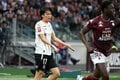 ｢珍しくブチギレ｣サッカー日本代表・中村敬斗｢封じられた｣勝利の方程式と伊東純也級｢最高クロス｣の供給者、最強パリSG戦で起こす｢3試合連続｣の奇跡【メスvsスタッド・ランス】中村敬斗PHOTOギャラリー15連写の画像011