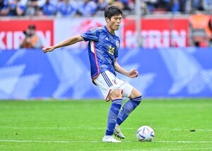 アーセナル冨安健洋がプレミアリーグ「公式ベストイレブン」に選出! クリスティアーノ・ロナウドらとともに「3―4―3システム」に名を連ねるの画像