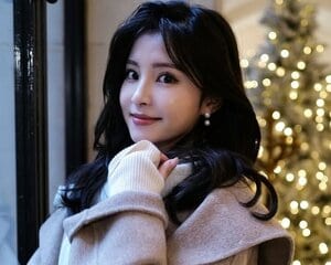 ｢美が溢れてる｣サッカー日本代表・堂安律の美人妻、1泊8万円超パリ高級ホテル滞在ショット公開｢ぐぅなホテルやった｣スラリ美脚の超セレブ近影に｢いつも素敵で見惚れてます｣の声　の画像